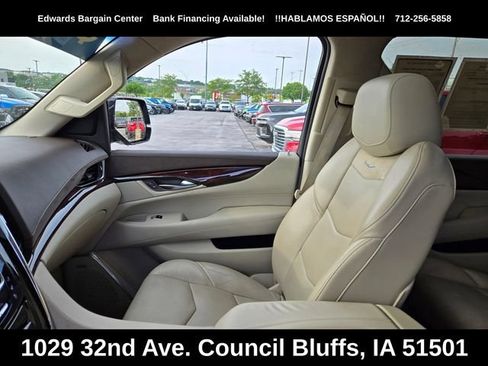 Used 2016 Cadillac Escalade ESV Luxury AWD/4WD image 22