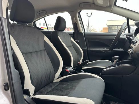 Used 2021 Nissan Versa SV image 16