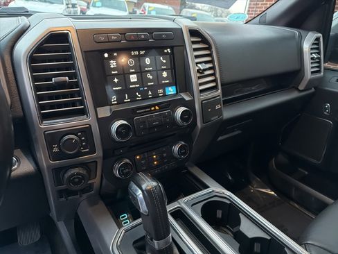 Used 2017 Ford F150 Platinum w/ Equipment Group 701A Luxury image 16