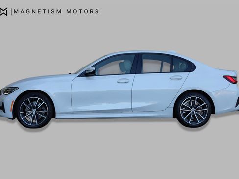 Used 2022 BMW 330i Sedan w/ Driving Assistance Package RWD image 2