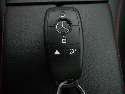 Used 2020 Mercedes-Benz GLB 250 4MATIC image 31