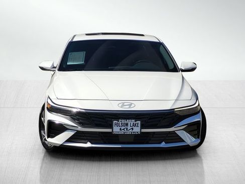 Used 2024 Hyundai Elantra Limited FWD image 2