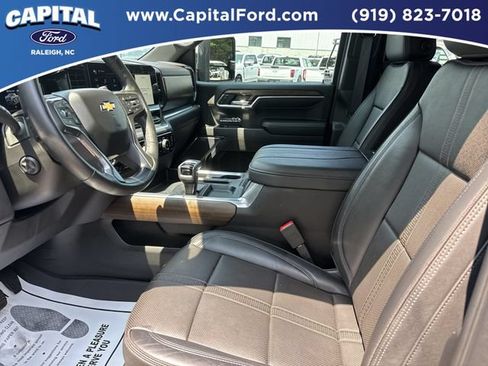 Used 2024 Chevrolet Silverado 1500 High Country w/ High Country Premium Package AWD/4WD image 19