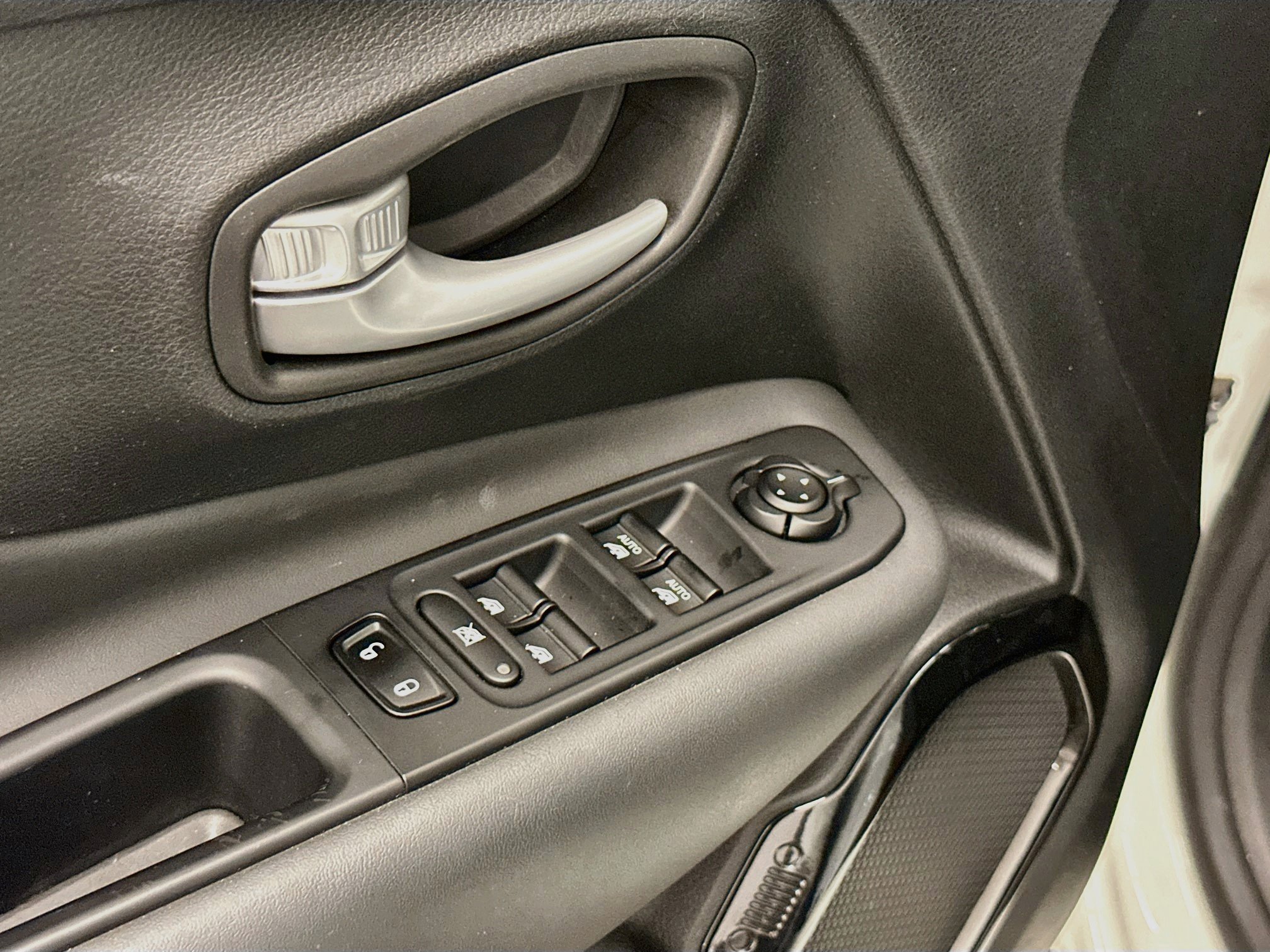 Used 2023 Jeep Renegade Altitude AWD/4WD image 15
