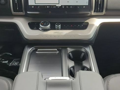 New 2026 Ford Expedition Max Active RWD image 18