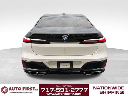 Used 2023 BMW 760i xDrive w/ Executive Package AWD/4WD image 3
