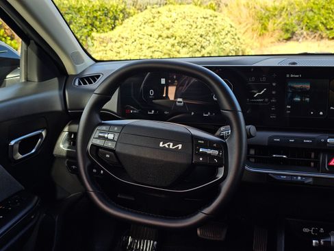 Used 2025 Kia K4 EX FWD image 24