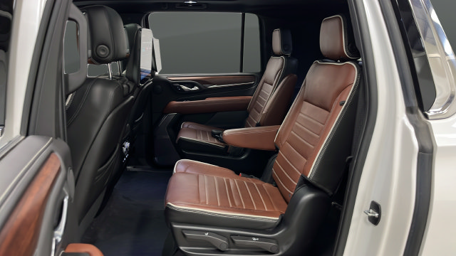 Used 2024 GMC Yukon XL Denali Ultimate AWD/4WD image 23