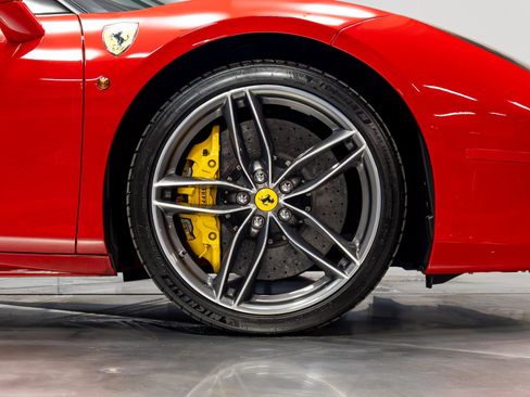 Used 2018 Ferrari 488 GTB image 24