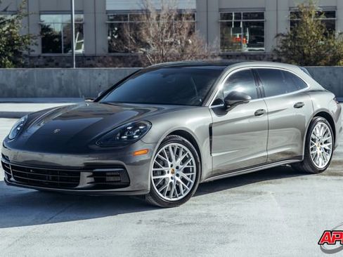 Used 2018 Porsche Panamera 4S image 34