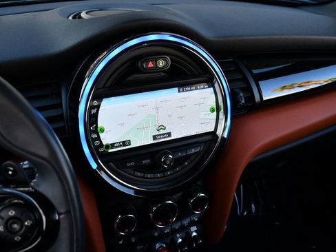 Used 2021 MINI Cooper S image 13