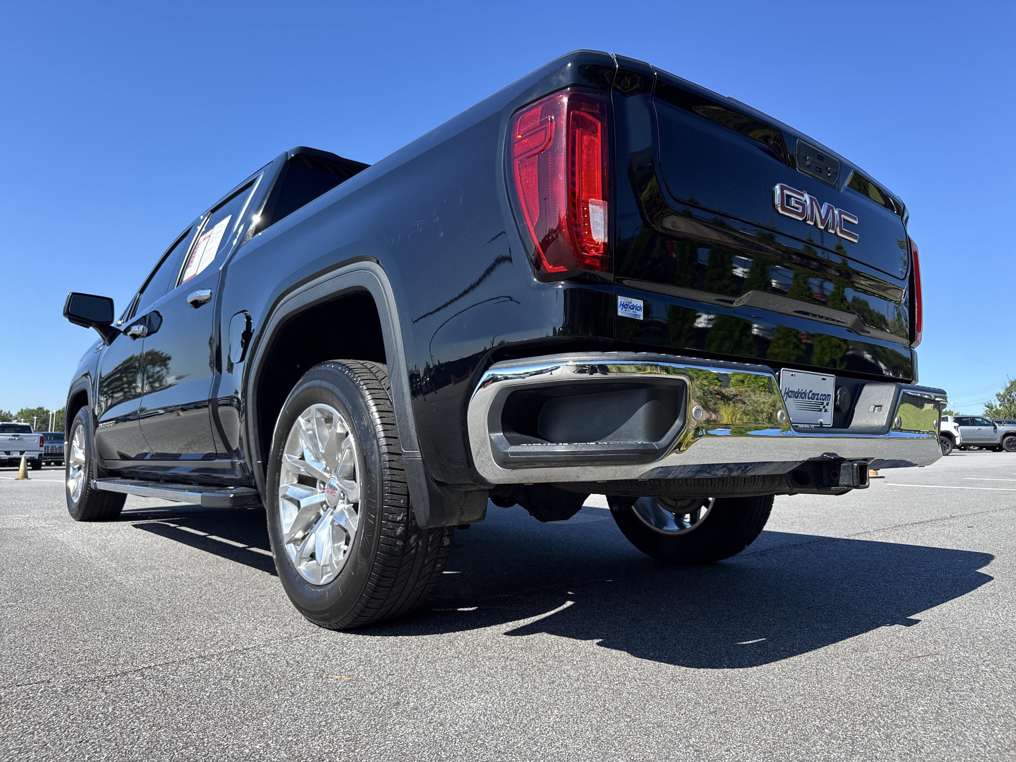 Used 2022 GMC Sierra 1500 SLT w/ SLT Premium Plus Package RWD image 8