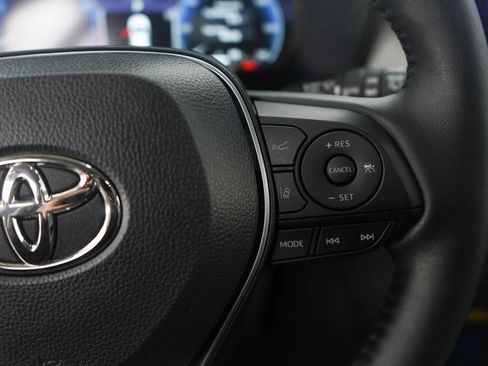 Used 2025 Toyota RAV4 Limited image 26