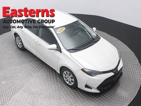 Used 2019 Toyota Corolla LE FWD image 3