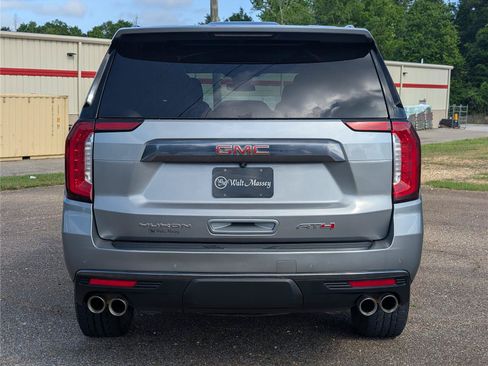 Used 2023 GMC Yukon AT4 w/ Technology Package AWD/4WD image 4