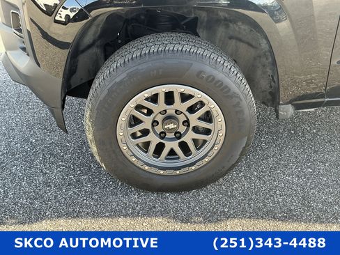 Used 2023 Chevrolet Colorado W/T image 9