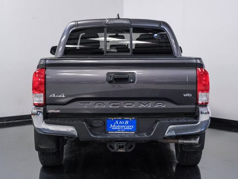 Used 2017 Toyota Tacoma SR5 image 8