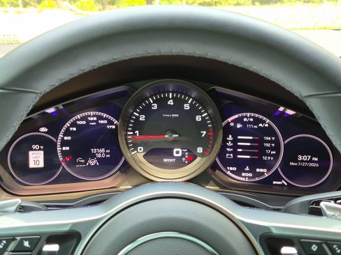 Certified 2023 Porsche Cayenne Platinum Edition AWD/4WD image 11
