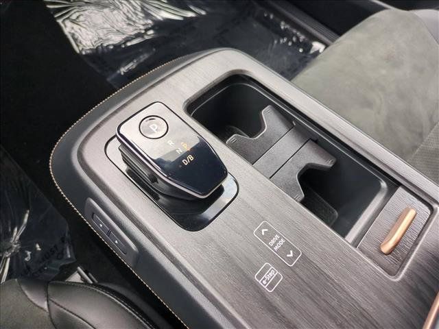 Used 2024 Nissan Ariya FWD image 12