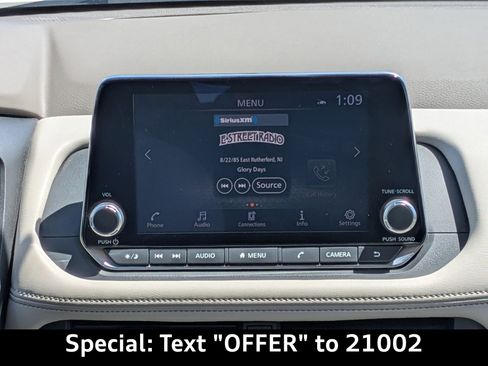 Used 2023 Nissan Rogue SV w/ SV Premium B Package image 18