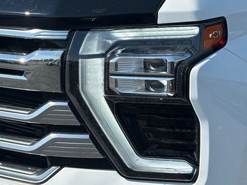Used 2025 Chevrolet Silverado 2500 High Country w/ High Country Premium Package AWD/4WD image 50