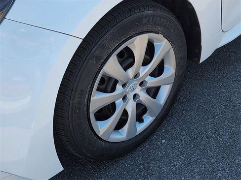 Used 2024 Toyota Corolla LE image 11
