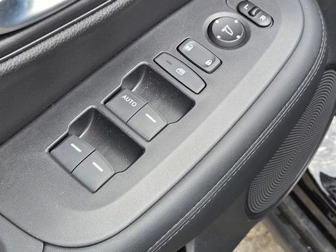 Used 2026 Honda HR-V LX image 16