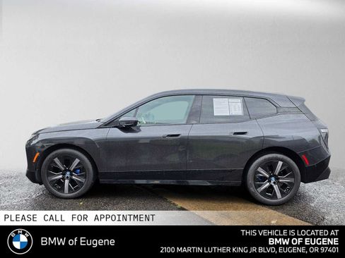 Used 2024 BMW iX xDrive50 w/ Sport Package AWD/4WD image 6