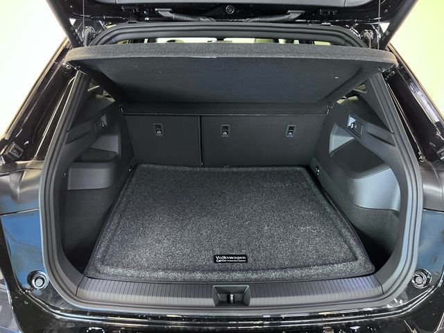 New 2026 Volkswagen Tiguan SE R-Line FWD image 5