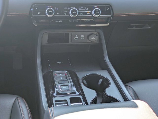 Used 2025 Honda Pilot TrailSport image 21