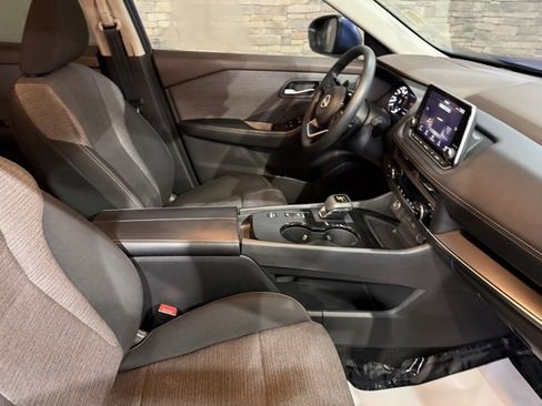 Certified 2023 Nissan Rogue SV image 28