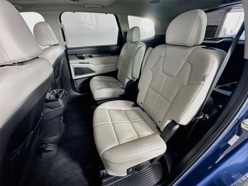 Certified 2023 Kia Telluride EX w/ EX Captain's Chair Package FWD image 24