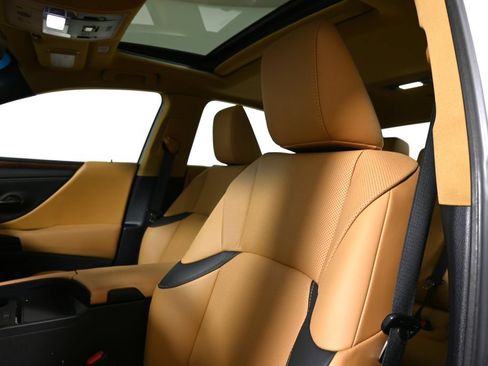 Used 2024 Lexus ES 350 w/ Premium Package FWD image 5