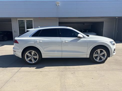 Used 2022 Audi Q8 Premium Plus image 4