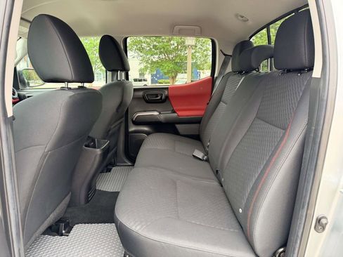 Certified 2023 Toyota Tacoma SR5 AWD/4WD image 18
