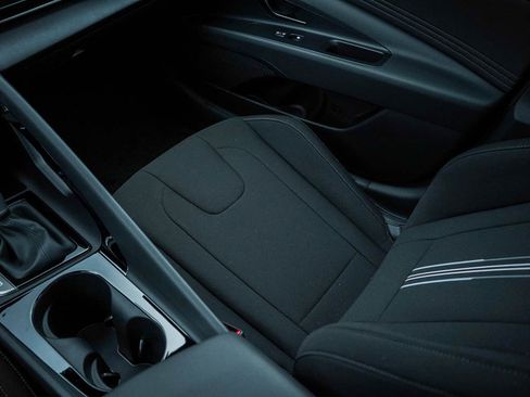 New 2026 Hyundai Elantra SEL Sport Premium FWD image 23