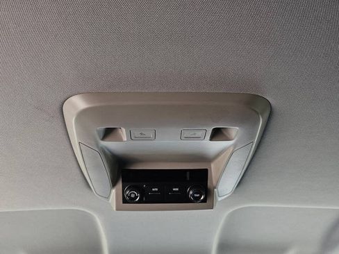 Used 2016 Chevrolet Suburban LS RWD image 18