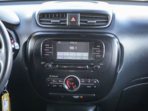 Used 2017 Kia Soul + FWD image 14