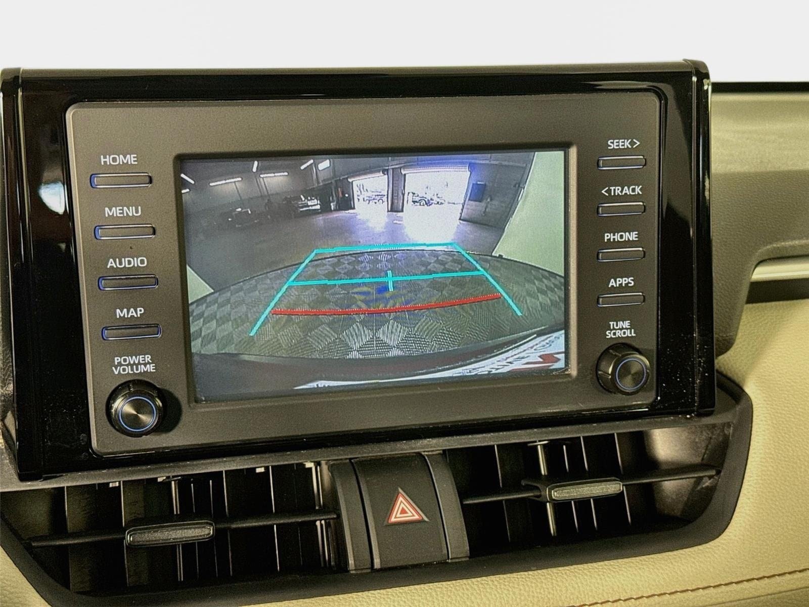 Used 2019 Toyota RAV4 XLE w/ Convenience Package FWD image 16