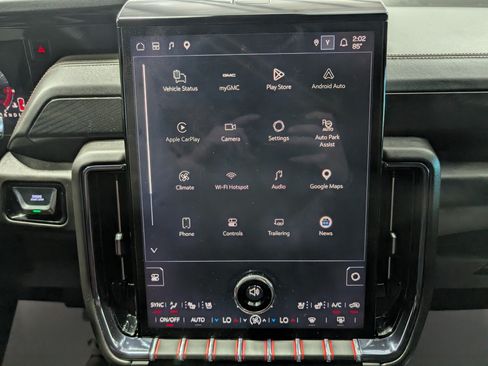 Used 2025 GMC Yukon AT4 w/ AT4 Premium Package AWD/4WD image 26