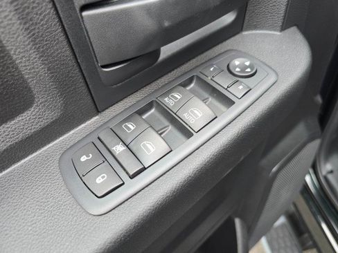 Used 2017 RAM 2500 Tradesman w/ Chrome Appearance Group image 24