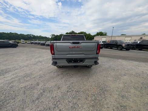 Used 2025 GMC Sierra 1500 AT4 w/ Technology Package AWD/4WD image 5
