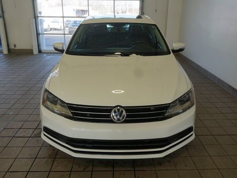 Used 2017 Volkswagen Jetta SE image 14