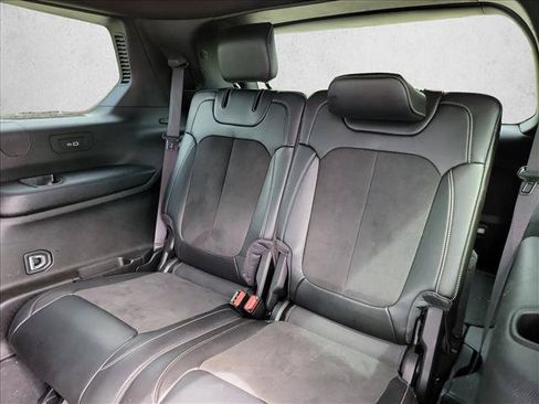 Used 2023 Jeep Grand Cherokee L Laredo RWD image 15