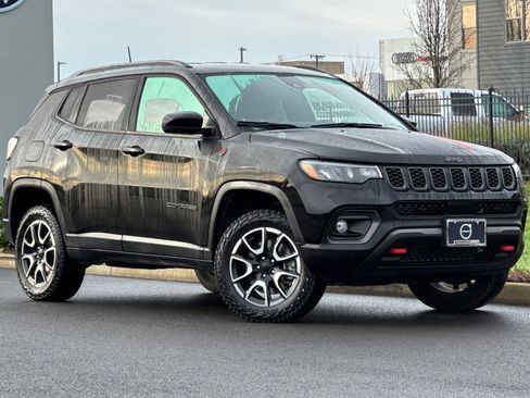 Used 2024 Jeep Compass Trailhawk image 1