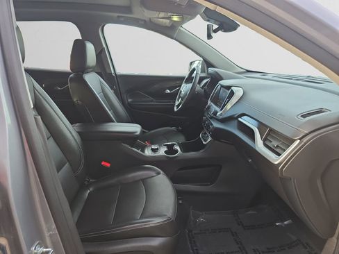 Used 2024 GMC Terrain SLT w/ Elevation Edition image 17