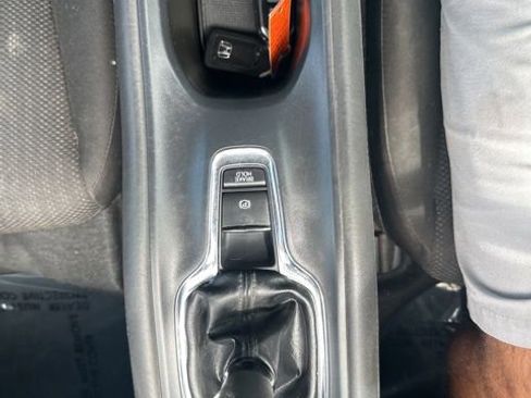 Used 2016 Honda HR-V EX image 16