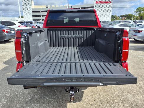 Used 2025 Toyota Tacoma SR5 AWD/4WD image 19