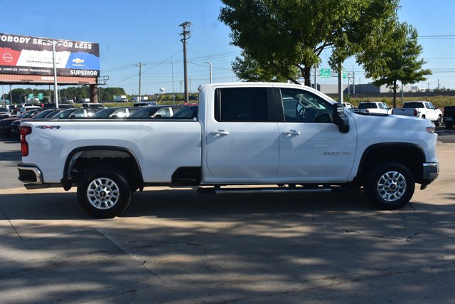 Used 2025 Chevrolet Silverado 2500 LT w/ Convenience Package AWD/4WD image 4
