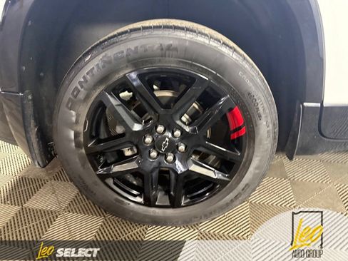 Used 2022 Chevrolet Traverse Premier w/ Redline Edition FWD image 26